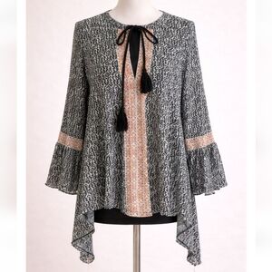 ANAMA BOHO TASSEL TIE BELL SLEEVE TOP MEDIUM